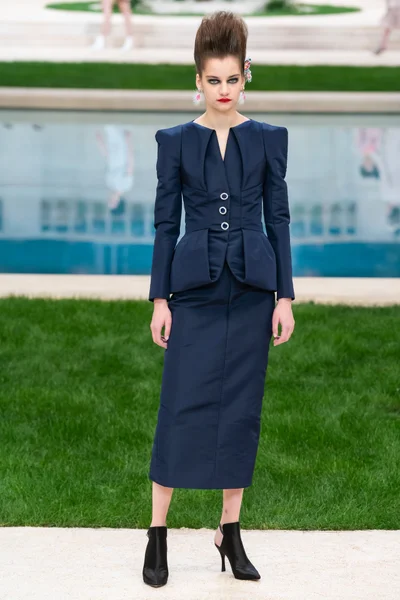 Look 11